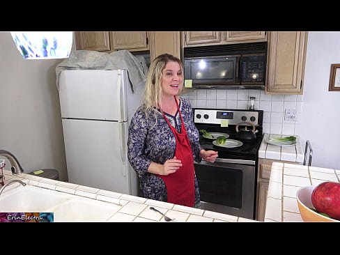 ❤️ Belle-mère qui le traie dans la cuisine avant son rendez-vous. ️❌ Porno anal at fr.com-porn-kai.ru ️❤